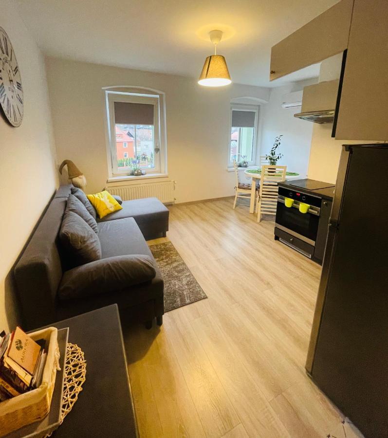 Apartament Oliwia Apartment Jelenia Gora Exterior photo